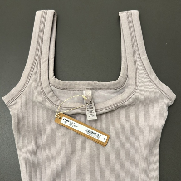 Skims cotton rib onesie, color oyster, size xs, NWT - Picture 2 of 3